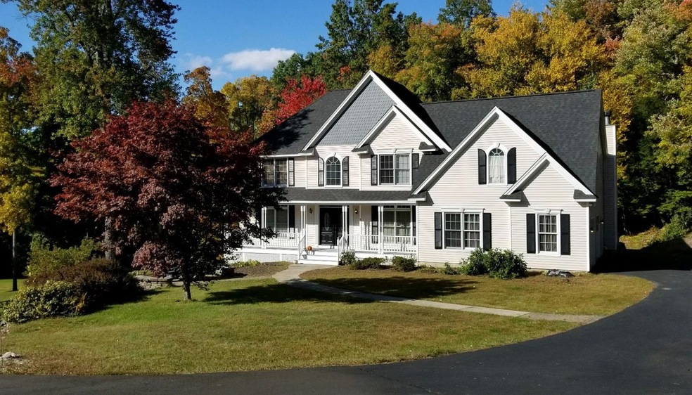 231 Amherst Rd, MerriMacK, NH 03054 - photo 1