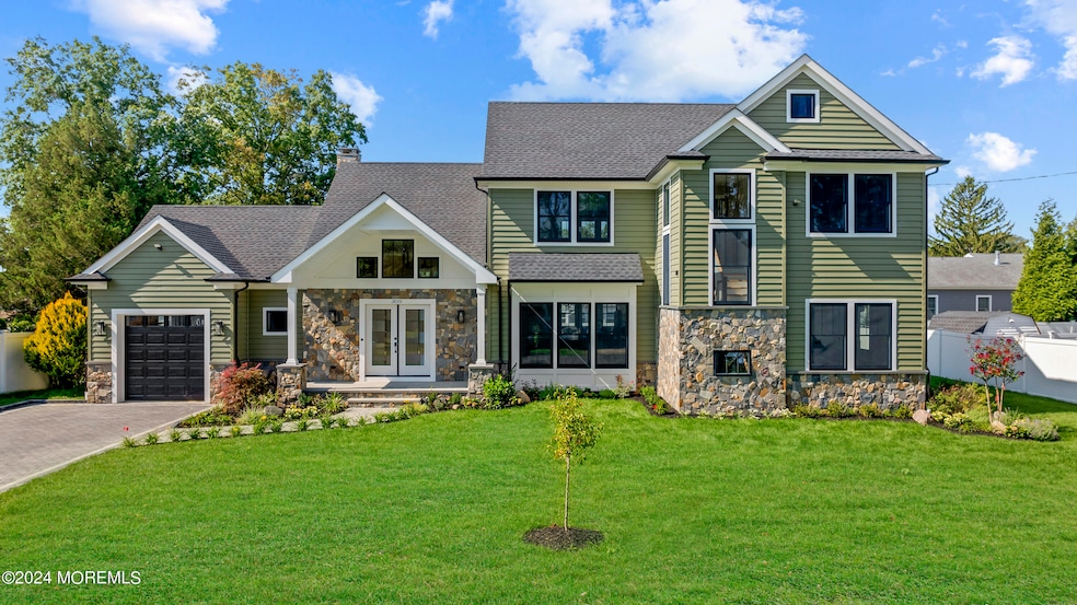 Sold $1,275,000 • Co-Listing Agent