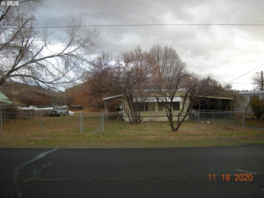 117 N Cozart St, Prairie City, OR 97869 - photo 1