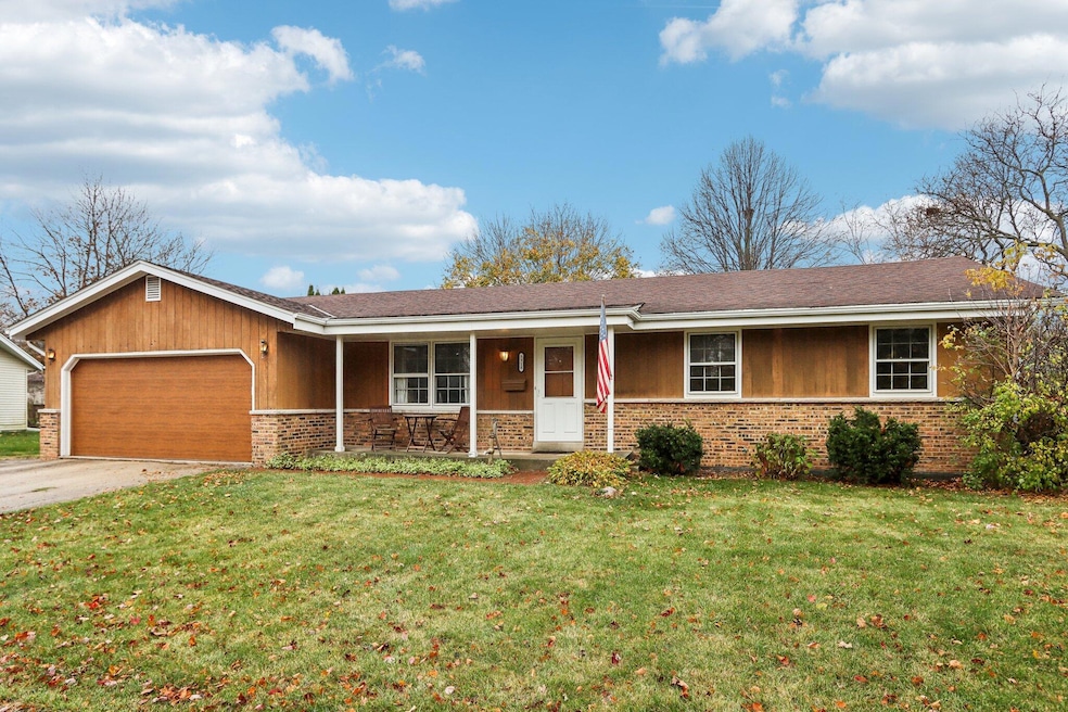 Radcliff Dr-006