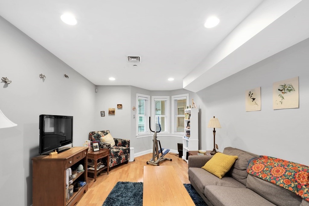 2 Lee Hill Rd unit 8, Roslindale, MA 02131 - photo 1