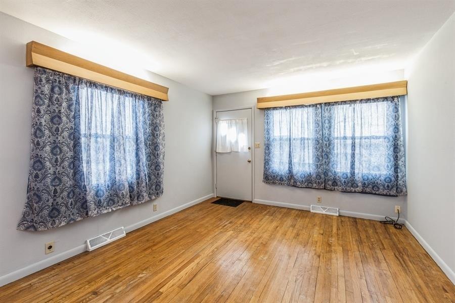 2420 2nd St SW, Cedar Rapids, IA 52404 - photo 1