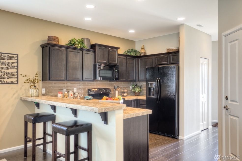 1123 Sigafoos Ave NW unit 40, Orting, WA 98360 - photo 1