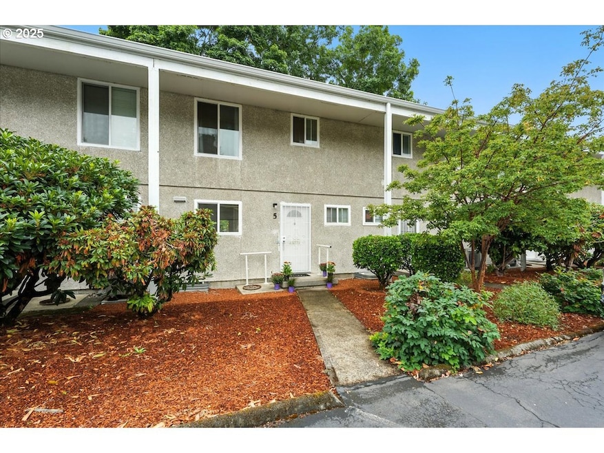 3535 SE Gladstone St unit 5, Portland, OR 97202 - photo 1