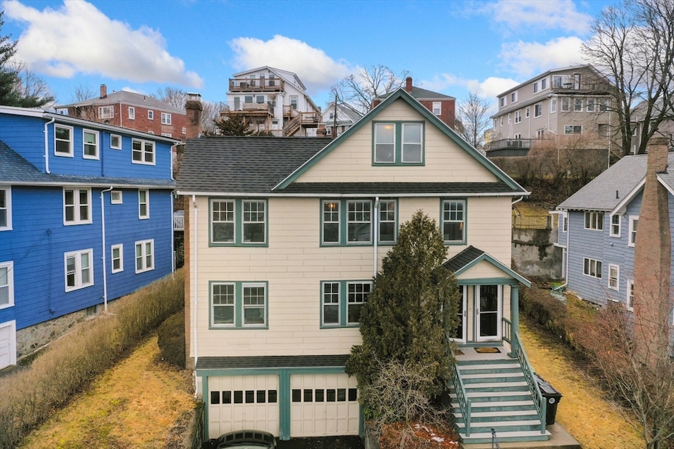 54 Edgecliff Rd unit 2, Watertown, MA 02472 - photo 1