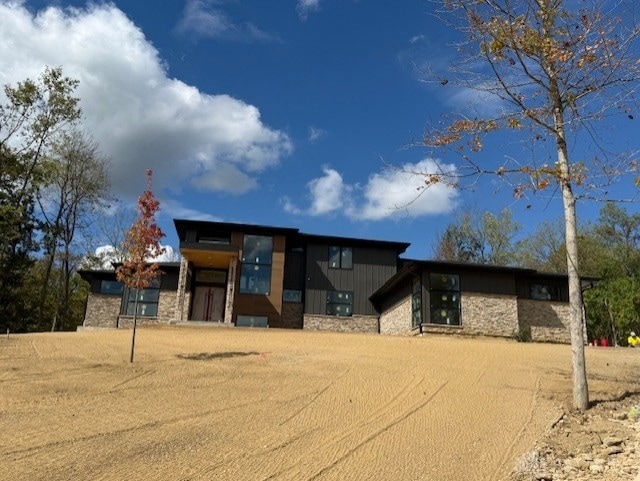 7497 Majestic Trail, Springboro, OH 45066 - photo 1