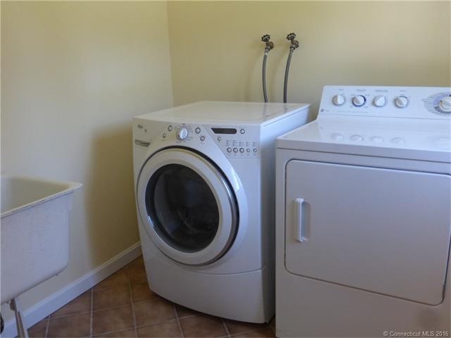 114 Colton Rd, Somers, CT 06071 - photo 1