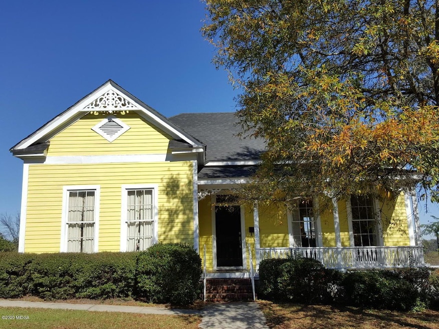 1235 Walnut St, Macon, GA 31201 - photo 1