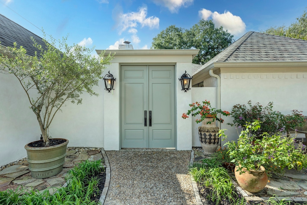 7903 Hilshire Green Dr, Houston, TX 77055 - photo 1