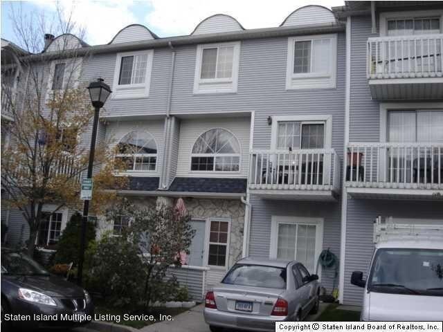 47 Country Dr E unit 70, Staten Island, NY 10314 - photo 1