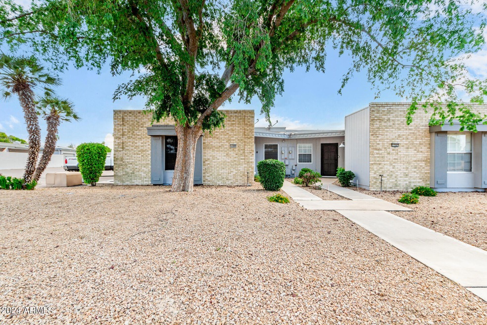 17209 N 106th Ave, Sun City, AZ 85373 - photo 1