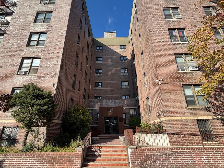 147-37 Roosevelt Ave unit 2C, Flushing, NY 11354 - photo 1