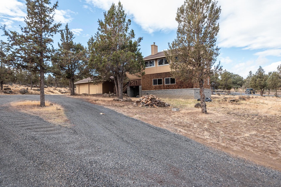 21037 SW Gift Rd, Bend, OR 97703 - photo 1