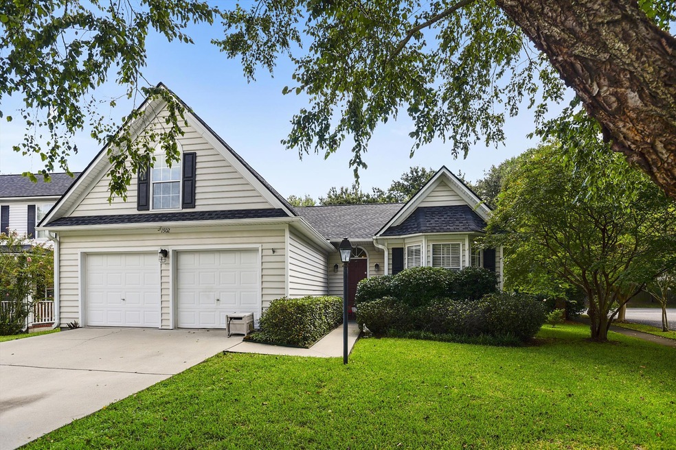 Exterior-Front Elevation-DSC9384