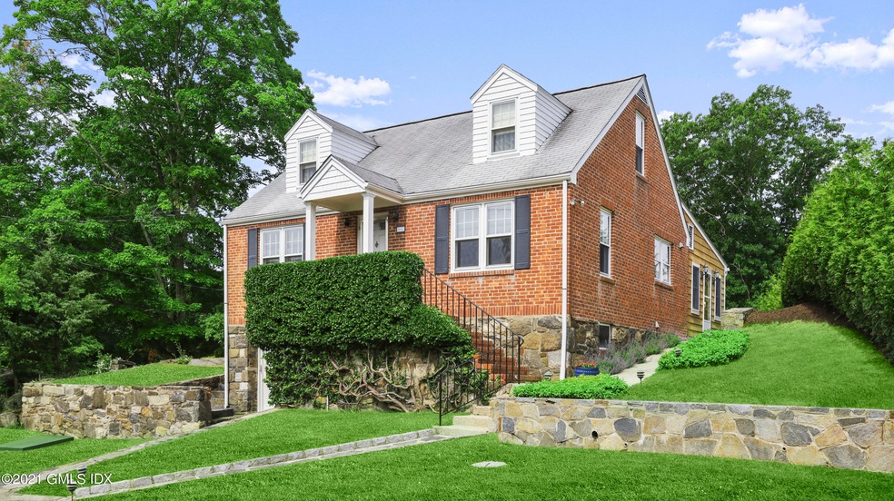 1 Sweet Briar Ln Cos Cob CT-print-046-04