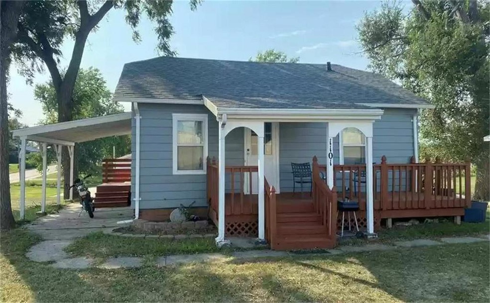 1101 E 12th St N, Newton, IA 50208 - photo 1