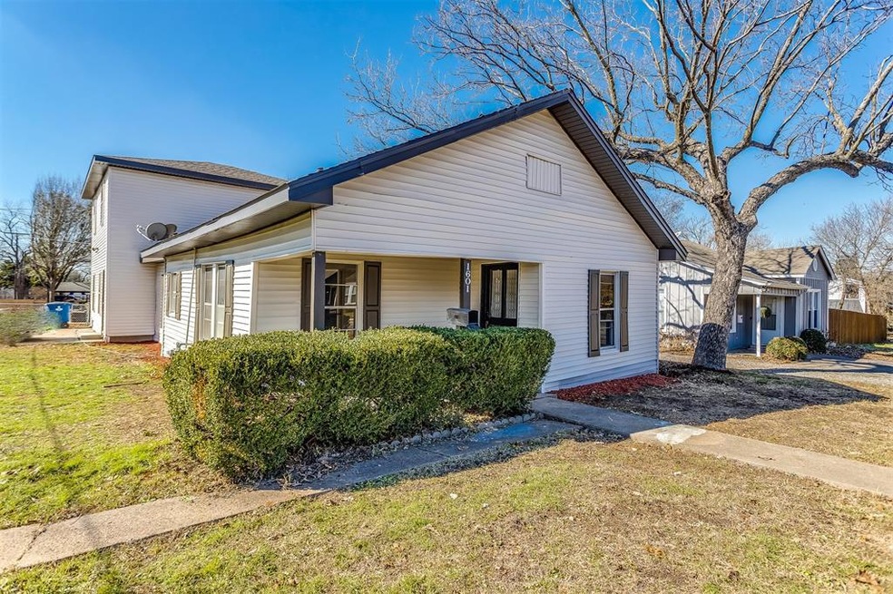 1601 N Preston St, Ennis, TX 75119 - photo 1