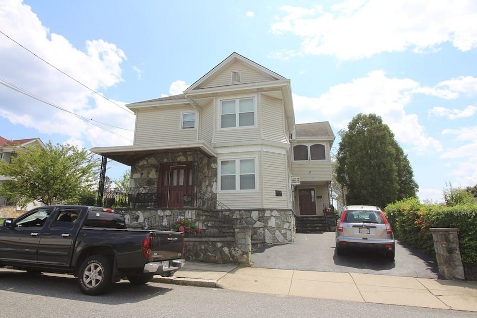 539 Hicks St unit 541, Fall River, MA 02724 - photo 1