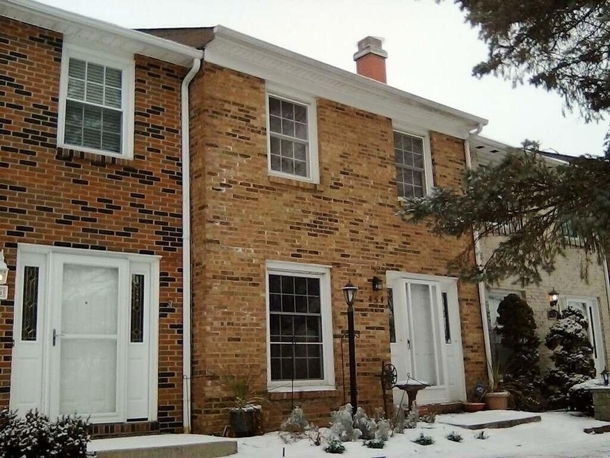 454 Pamlico St unit 10, Columbus, OH 43228 - photo 1