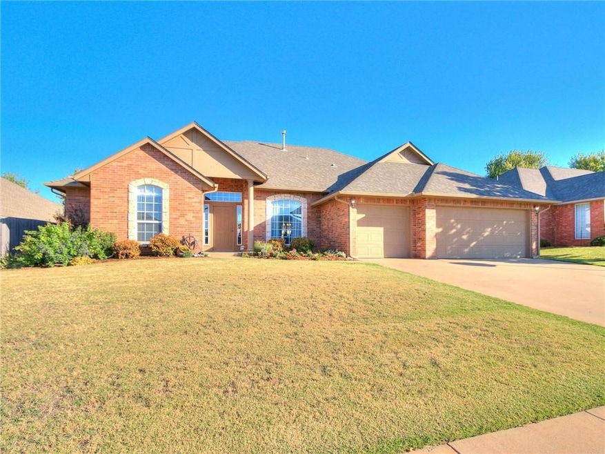 2701 Brenton Dr, Edmond, OK 73012 - photo 1