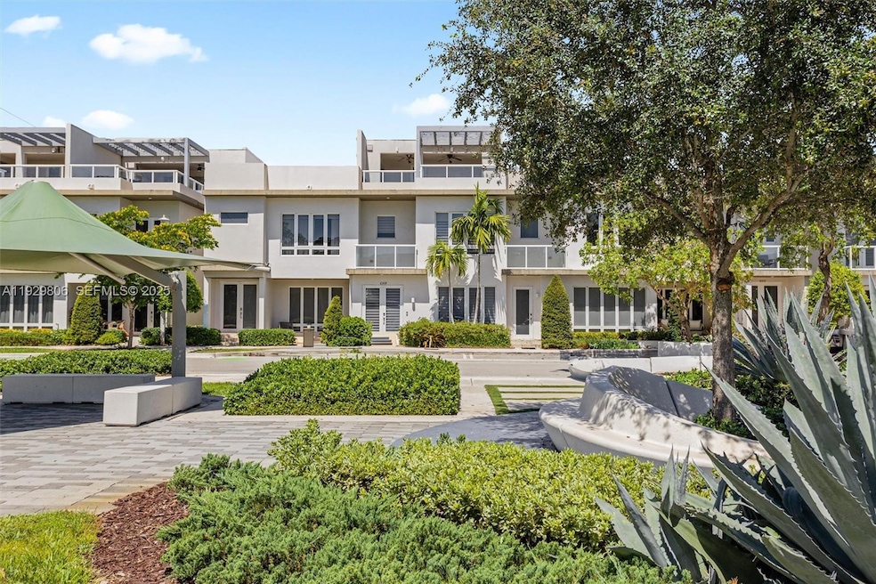 6308 NW 104th Path, Doral, FL 33178 - photo 1