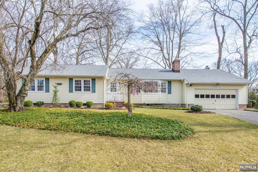 40 Shadyside Dr, Wyckoff, NJ 07481 - photo 1