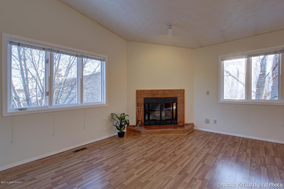 Large Sunny Family Room