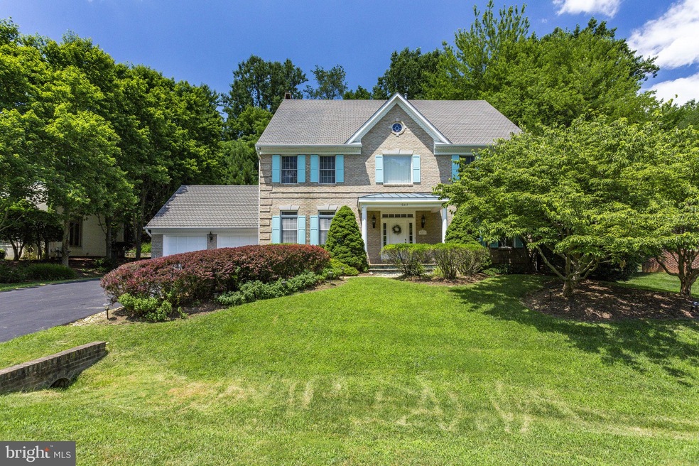 9217 Fall River Ln, Rockville, MD 20854 - photo 1