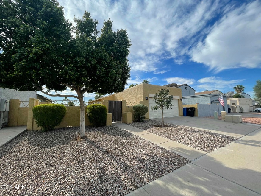 1433 E Topeka Dr, Phoenix, AZ 85024 - photo 1