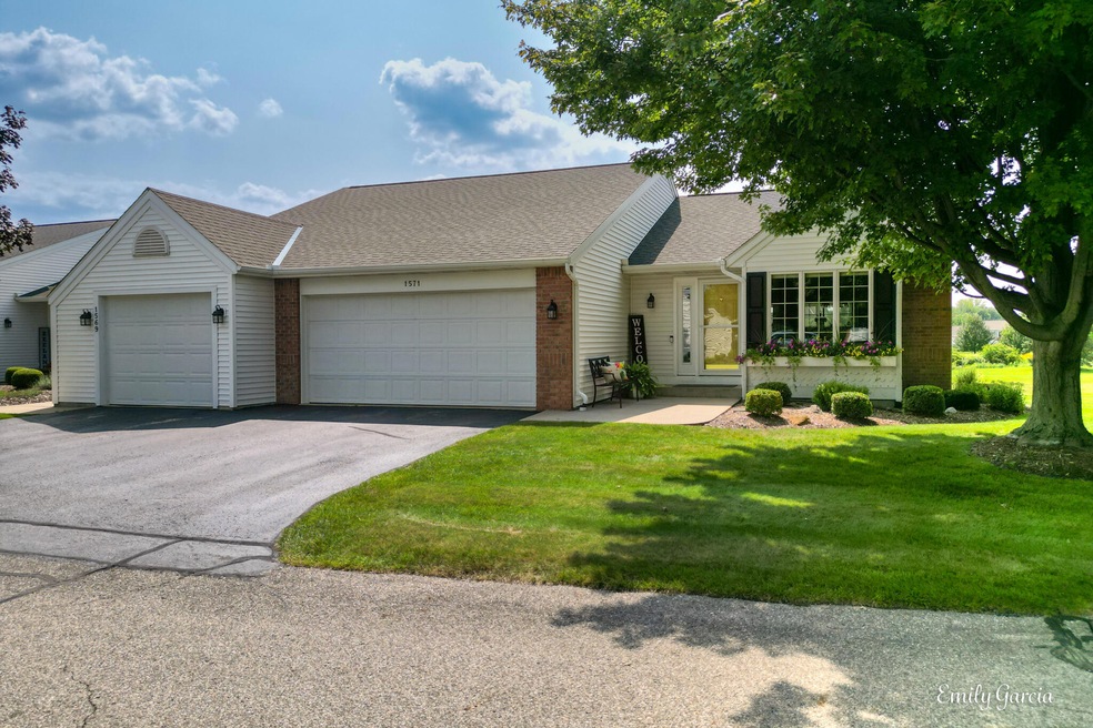 1571 Castlemaine Dr-06