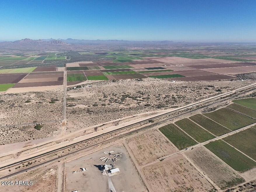 00 S Avenue 33 E unit 3-4, Wellton, AZ 85356 - photo 1