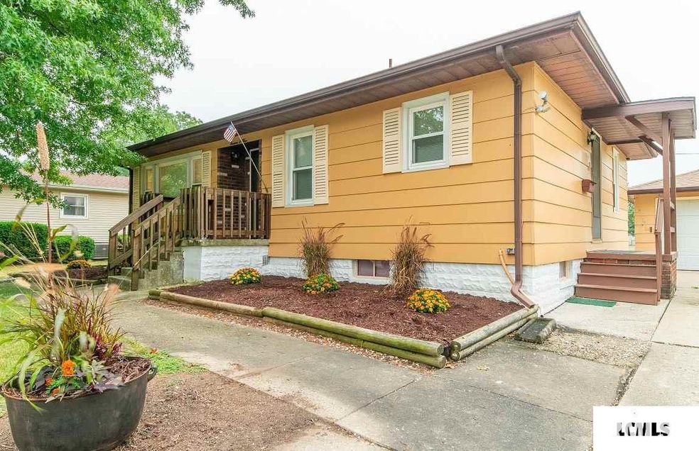 1403 Pulaski St, Lincoln, IL 62656 - photo 1