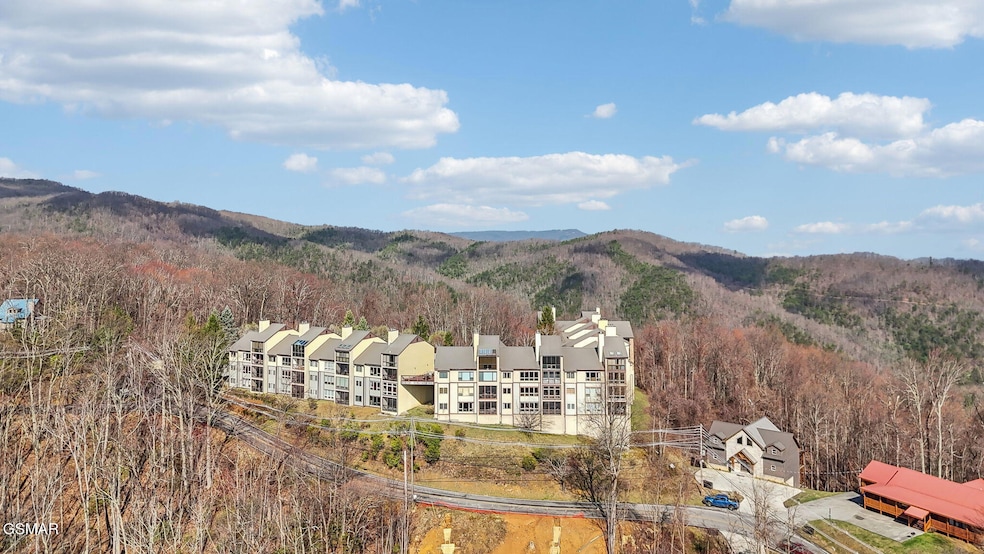 1130 Ski View Dr unit 112, Gatlinburg, TN 37738 - photo 1