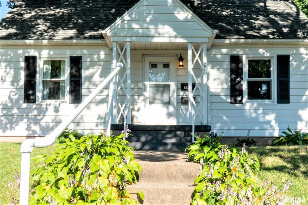 2619 N Howell St, Davenport, IA 52804 - photo 1