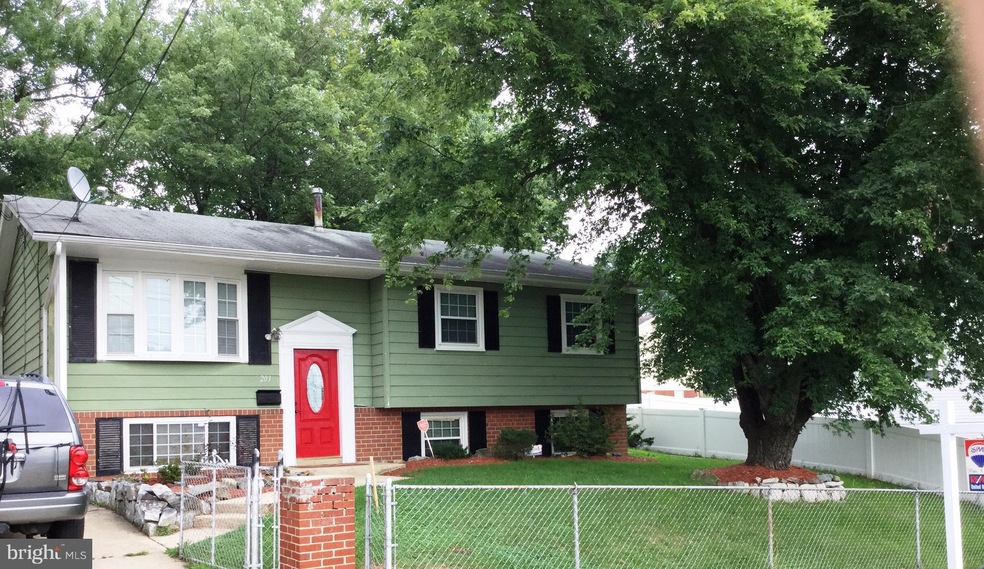 203 W Mill Ave, Capitol Heights, MD 20743 - photo 1