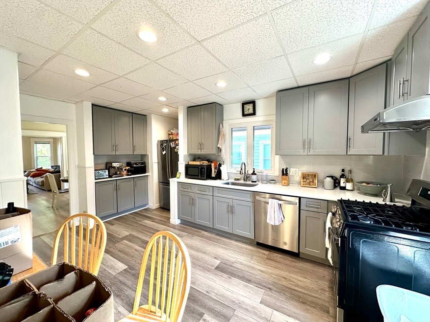 118 Josephine Ave unit 2, Somerville, MA 02144 - photo 1