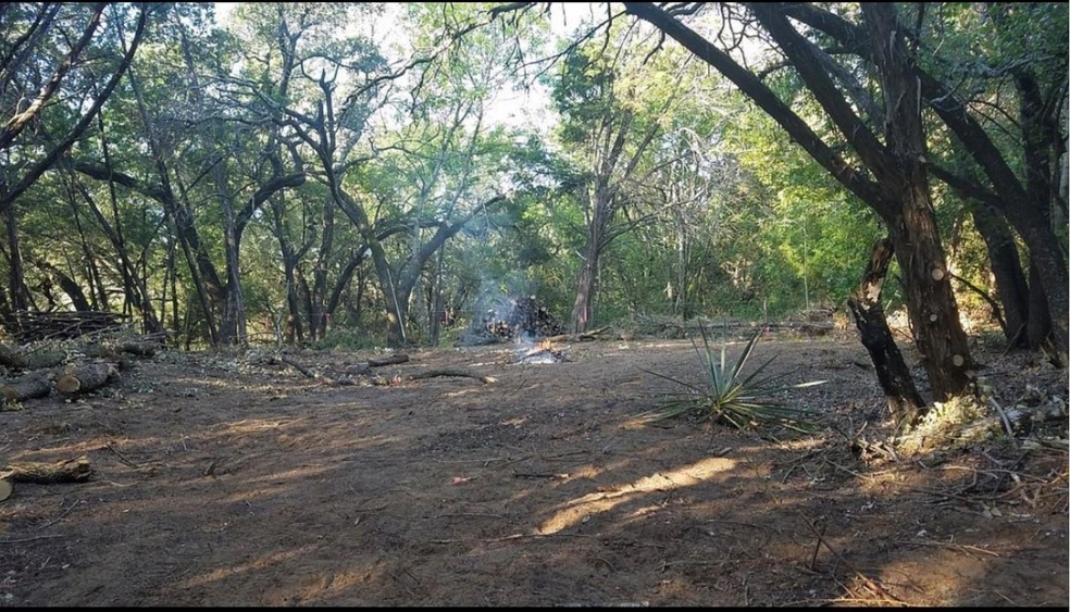 1425 Corona Dr, Granbury, TX 76048 - photo 1