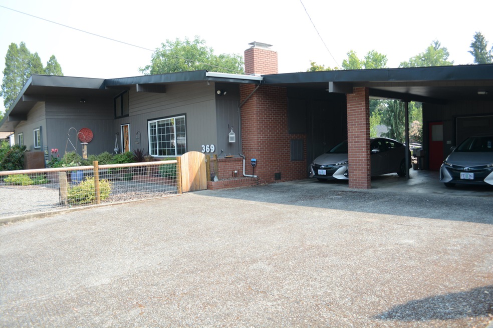 369 Short St, Grants Pass, OR 97527 - photo 1