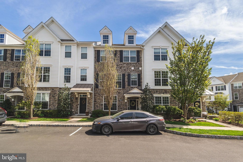 Sold $608,000 • Co-Listing Agent