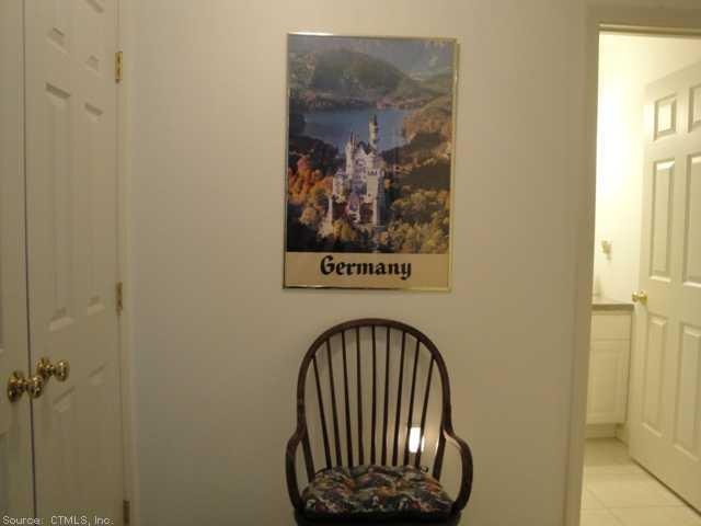 27 Ross Way unit 27, Windsor Locks, CT 06096 - photo 1