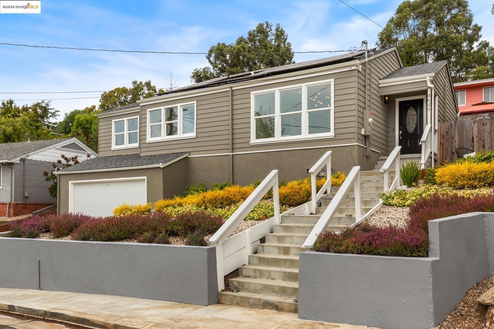 Sold $1,100,000 • Co-Listing Agent