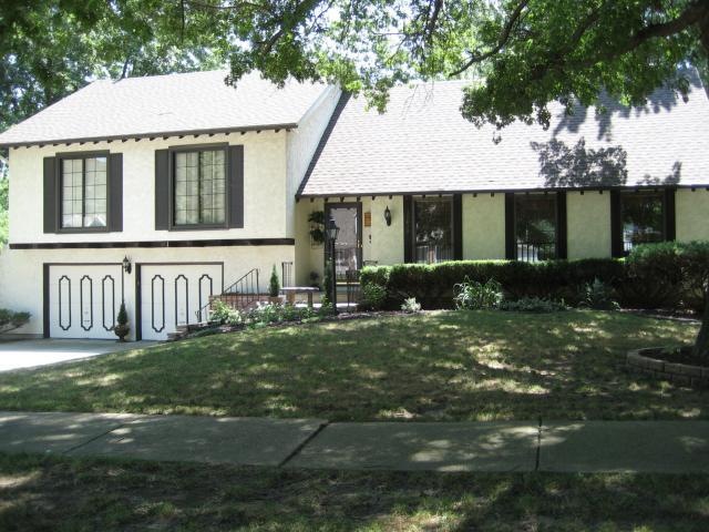 10811 W 70th Terrace, Shawnee, KS 66203 - photo 1