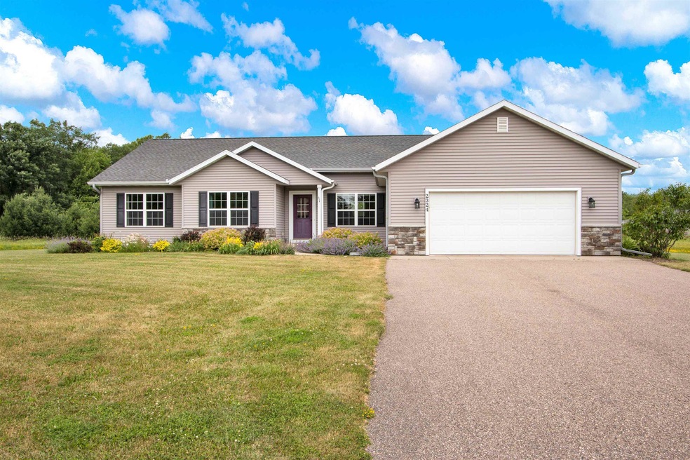 2324 Falcons Cove, Stevens Point, WI 54482 - photo 1