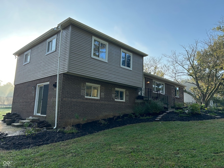 7951 N 400 W, Columbus, IN 47201 - photo 1