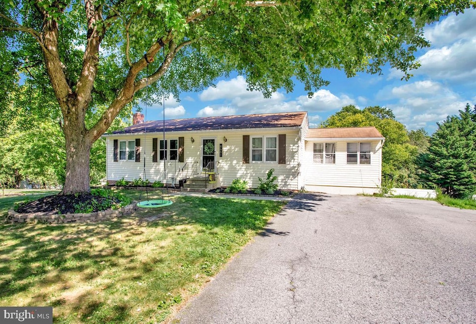 8661 Saint Andrews Dr, Chesapeake Beach, MD 20732 - photo 1