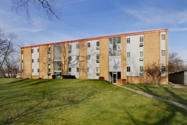 173 E Michigan Ave unit 306A, Three Rivers, MI 49093 - photo 1