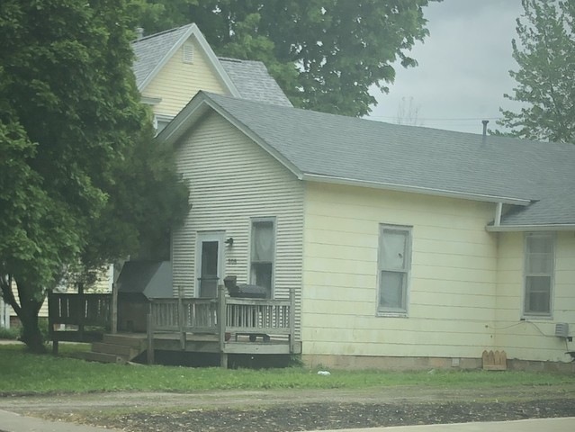 306 E Daggy St, Tuscola, IL 61953 - photo 1