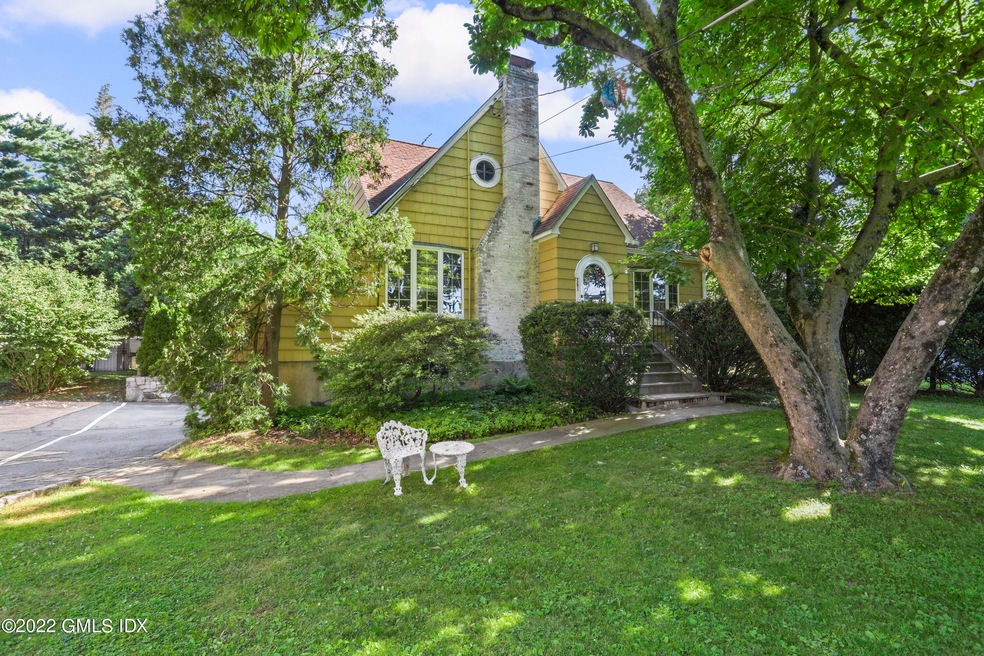 261 Pemberwick Rd, Greenwich, CT 06831 - photo 1