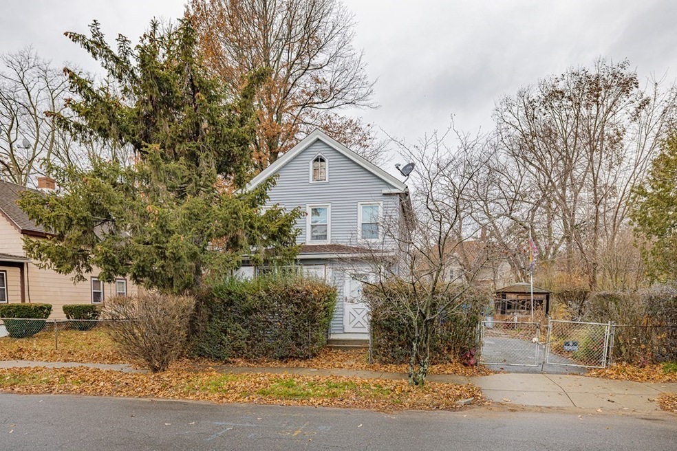 92 Cedar St, Springfield, MA 01105 - photo 1