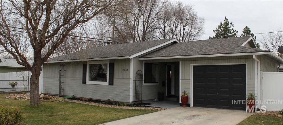 1007 E Sherman Ave, Nampa, ID 83686 - photo 1